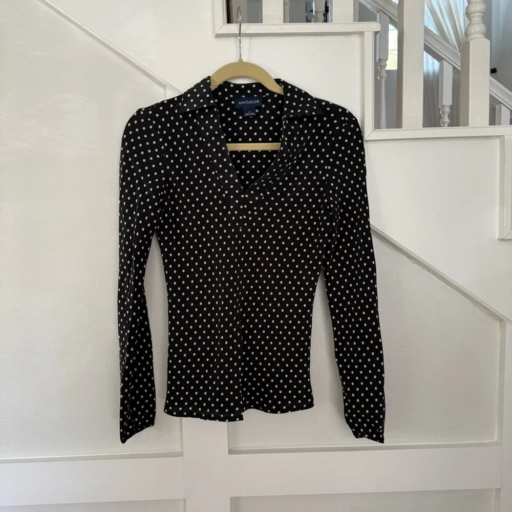 Ann Taylor Silk Black Polka Dot V-Neck Long Sleeves Blouse size 0